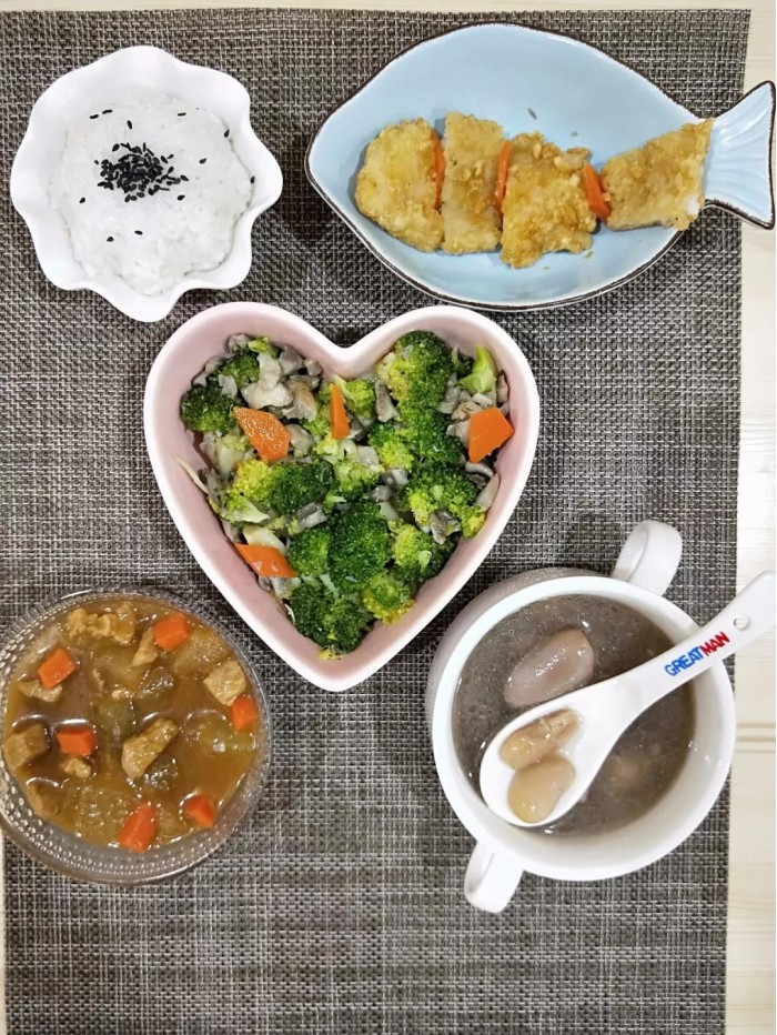美味餐点看这里！武汉水岸星城伟才国际幼儿园一日营养餐。